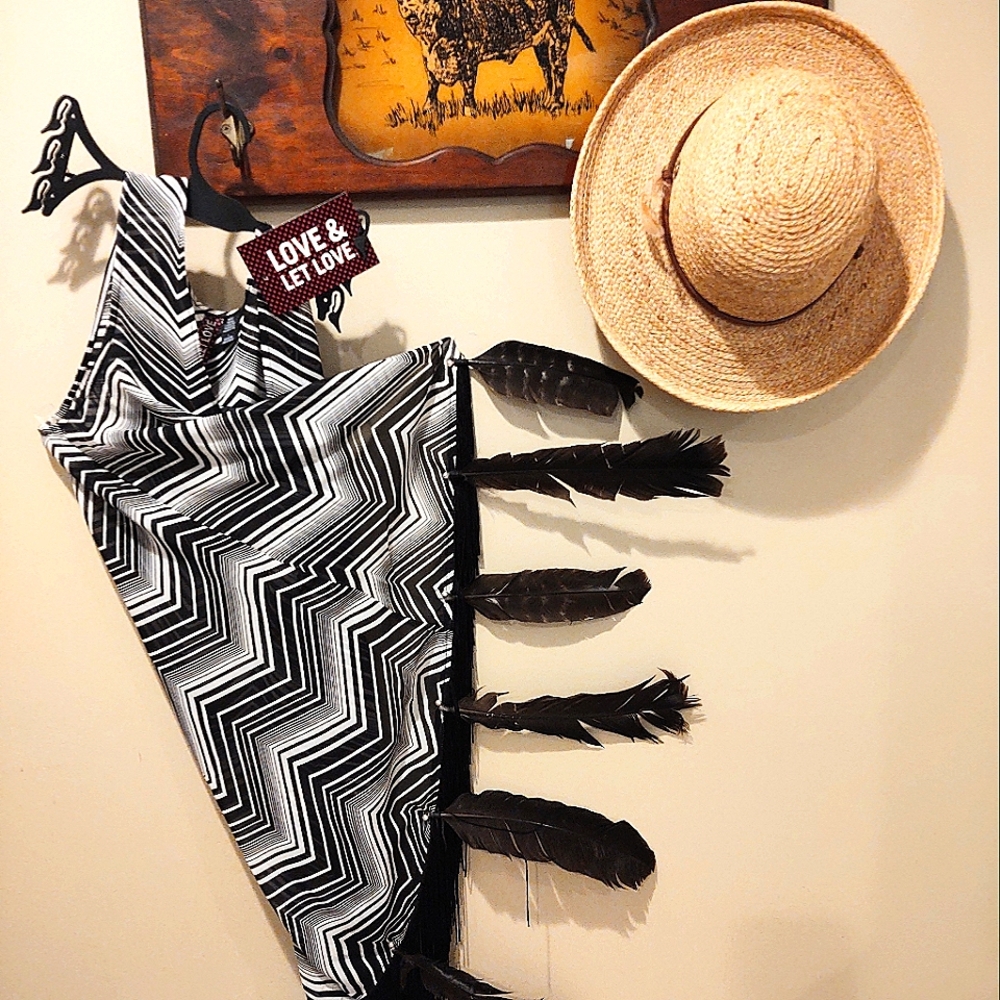 Turkey feathered fringed sleeveless shawl